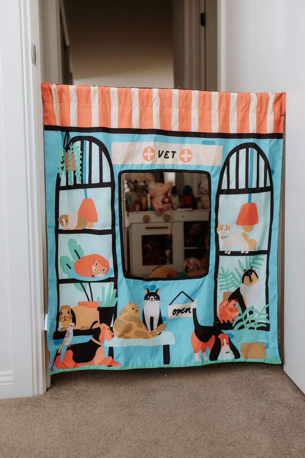 The Cozy Cube - Pet Shop/ Vet Play Panel