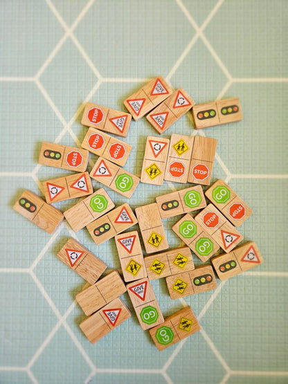 QToys - Traffic sign domino set